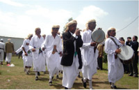Artitis preforming traditional dances and ballads (Zamils)
