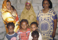 From the left, Sharifas sister, Sharifa, her mother, with their children. Noting that smugglers tried to rape Sharifa and after the failed, the smugglers throw them in the see. YT photo by Hamed Thabet