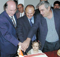 (L-R) The Lebanese ambassador, the association chairman and the secretary general