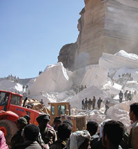 Photo from archived article: photos/908/front1_1